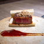 USHIGORO S. - シャトーブリアンカツサンド 　トリュフ添え