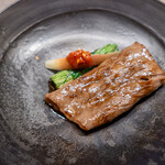 USHIGORO S. SHINJUKU - 特選ロース 　香味野菜と梅キムチ