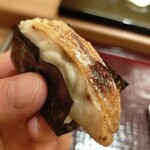 鮨みなと - 16品目、ノドグロ海苔巻き。最高過ぎます。