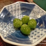 鮨みなと - 1品目、新銀杏素揚げ。美味しかったです。