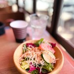 ビアダイナー スーパードライ トウキョウ - サラダもちゃんと大きい