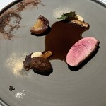 ラ・ヴァガボンド - 七谷鴨　胸肉のロティ　鴨もも肉のつくね　新牛蒡　雪下2年の男爵芋　白トリュフ塩　鴨出汁ソース