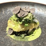 ラ・ヴァガボンド - 真魚鰹　ベニエ　モロヘイヤ　ズッキーニ　セロリ　コンテチーズ　黒トリュフ