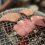 炭火焼肉ホルモンさわいし - 