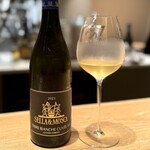 マンサルヴァ - サルディーニャのセッラ＆モスカが作る、トルバートというマイナー品種。
      島ワインらしいミネラルと、私が最近好んでいるハーブ系の香りに富んだワインで、和食にも合いそう。
      鱧とか茄子に和を感じるので、良き♪