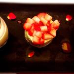 倶楽湾 - デザート。ピスタチオとカシスのムース、など。