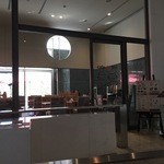 ｃａｆｅ ｄｅ 505 - 美術館内にある入口