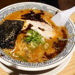 丸源ラーメン - 黒醤油とんこつ（869円）
