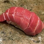 神田錦町 鮨たか晴 - 鮪中トロ（大間）