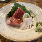 鮨げん家 - お造り盛り合わせ✨
            金目鯛✨カンパチ✨本マグロ赤身✨