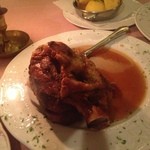 Zum Storch am Dom - クリスプに焼いた骨付き豚肉