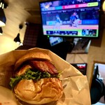 ダイニングバーザブルック - サルサチーズベーコンバーガー