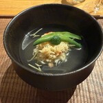 まとい 銀座 - お椀　毛蟹真丈　蓴菜