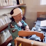 カフェモン - DJ HASUIKEさん、The Isley BrothersやMarlena Shawなどの往年のレコードからJ-POPのクラブアレンジなど、ゆったりした選曲はお店の雰囲気にピッタリ♪