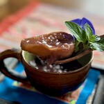 カフェモン - 、、うますぎる〜♡ ♪(●´д｀●´д｀●´д｀●)♡
      大きく切ったイチジクをひと口で頬張る幸せ♡
      口内に広がる赤ワインのオトナな香り♡
      ほんのりシナモンも香ります♡