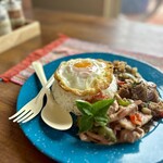 カフェモン - タイ屋台のぶっかけ飯、カオゲーン^o^
                                10種類のおかずの中から好きなものを選んで、ジャスミンライスと一緒に食べる、お盆WEEKの特別メニュー♡