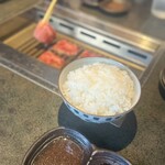 明月館 - 焼肉にはライス！！価格も安定しました♪(๑ᴖ◡ᴖ๑)♪