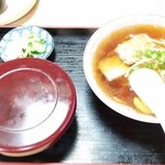 住吉食堂 - めしは蓋付きで出てくるのが嬉しい♪
