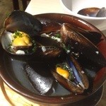 クワトロチンクエ - ムール貝のガーリック蒸し