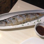 クワトロチンクエ - 秋刀魚の丸ごとロースト