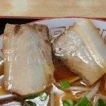 住吉食堂 - チャーシューは下味もついてほどほどに柔らかいyoshi好みのタイプ!