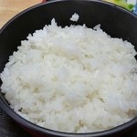 住吉食堂 - ご飯はふっくら美味しい♪＆普通のお茶碗１．５杯分ぐらいあってボリュームもgood＾＾