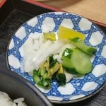 住吉食堂 - 塩っ気の強い漬物はご飯のお供にサイコー^^