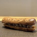 フィエルテ - ①長野県産牛蒡、胡桃を使ったエクレア