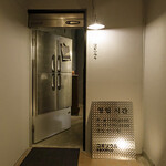 サムギョプサルと韓国料理 コギソウル - 外観（扉開）