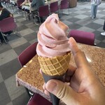 山のパン屋 - 料理写真:こけももソフト