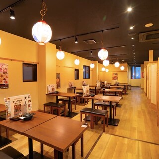 ひとり利用も歓迎♪多様なシーンで使える、温かみある空間◎