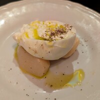LOVAT - ブッラータチーズと桃のコンポート