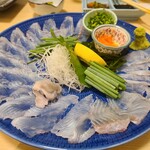 居魚屋 初心 - ひらめ刺身