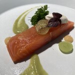 デュ バリー - 時知らず（サーモン）のマリネ 　グリーンガスパチョ