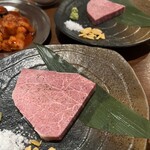 ホルモン・焼肉 一休亭 元 - シャトーブリアン　一切れ焼いてしまった