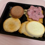 小倉山荘 - 料理写真:をぐら山春秋 あられ＆ショコラ ベイクドタイプ（ミニ箱 3袋 864円）