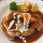 桃花水 - ★本日のランチ（豚ロースのソティーズッキーニ添 ・1100円税込）★