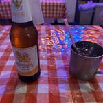 タイ屋台メシ モンティ 13 - シンハービールとタイティー