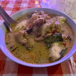 タイ屋台メシ モンティ 13 - ゲーンキィヨワン（グリーンカレー）