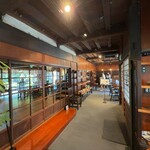 茶館きっかわ 嘉門亭 - 受付の後、ここからサロンへ