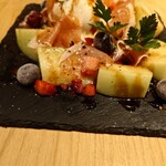 湯島ワンズラクレット 世界のチーズ酒場 - 