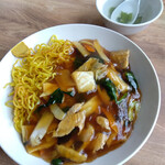 中華ハウス チェリオ - 料理写真:五目あんかけやきそば　860円