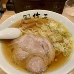 らーめん竹三 - 麺も好みだし、メンマも太いけど驚くほど柔らかい！チャーシューもマジで美味しい