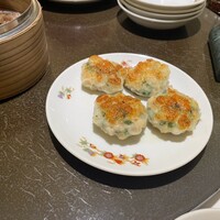 菜香新館 - ニラ饅頭