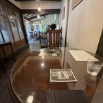 千年鮭 井筒屋 - 今回はテーブル席