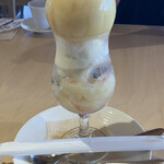 フルーツピークス - なぜか桃パフェ1,500円