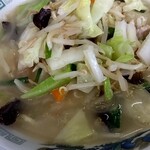 中華麺房 東龍 - 「キクラゲ」も入って歯応えも楽しめる一杯♭