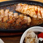 ひこま豚食堂＆精肉店 Boodeli - ソースの味が絶妙