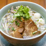 タイ醤油あっさりヌードル「クィッティアオ・ナーム」