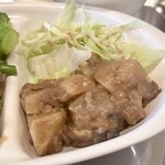 居酒屋 BANKA - 大人の給食(\1,000)　サラダ・副菜（カレー肉じゃが）